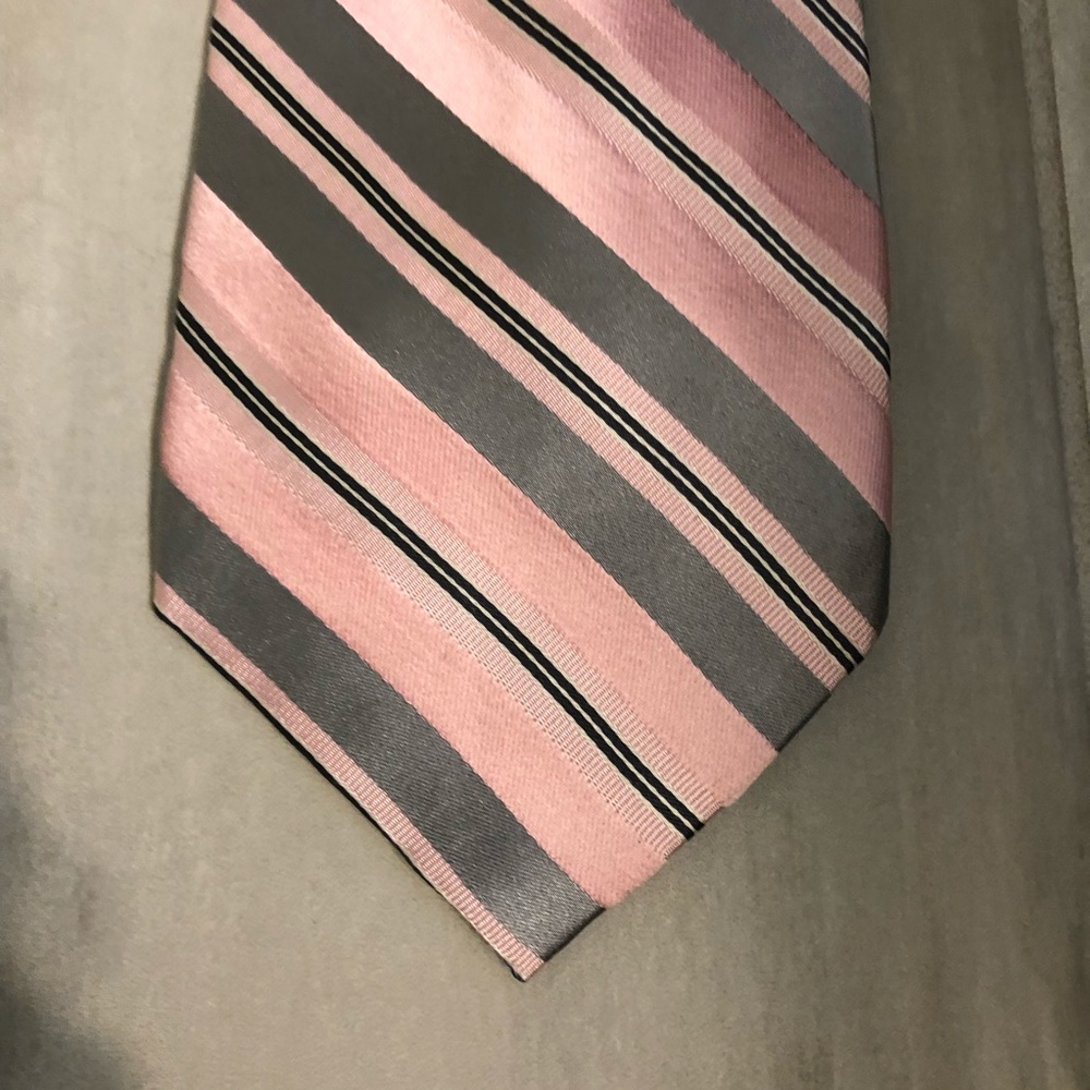 Bugatti Necktie - Picture 5 of 9